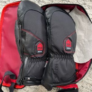 Hestra Power Heater Gauntlet Mitt SIZE 8. Brand new